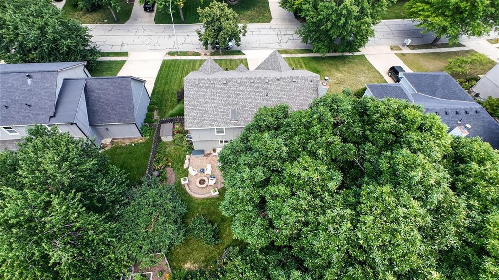 22413 W 53 St, Shawnee, KS 66226