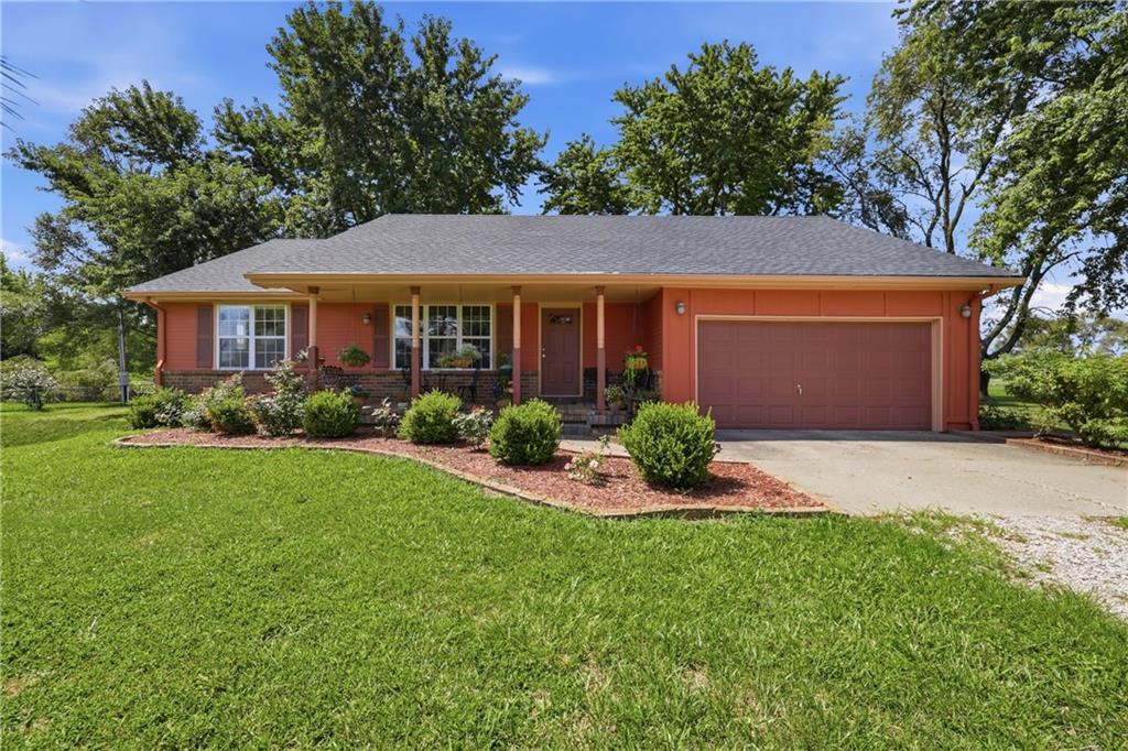 1250 NW 450 Rd, Holden, MO 64040