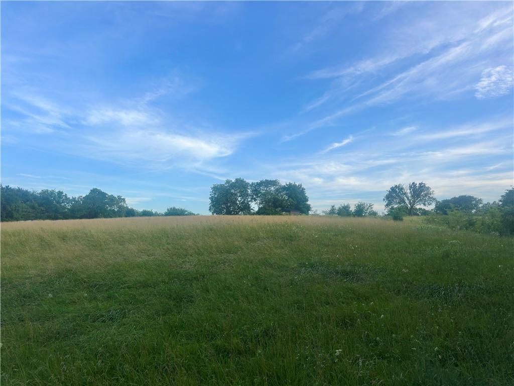 45101 E N Hw, Creighton, MO 64739