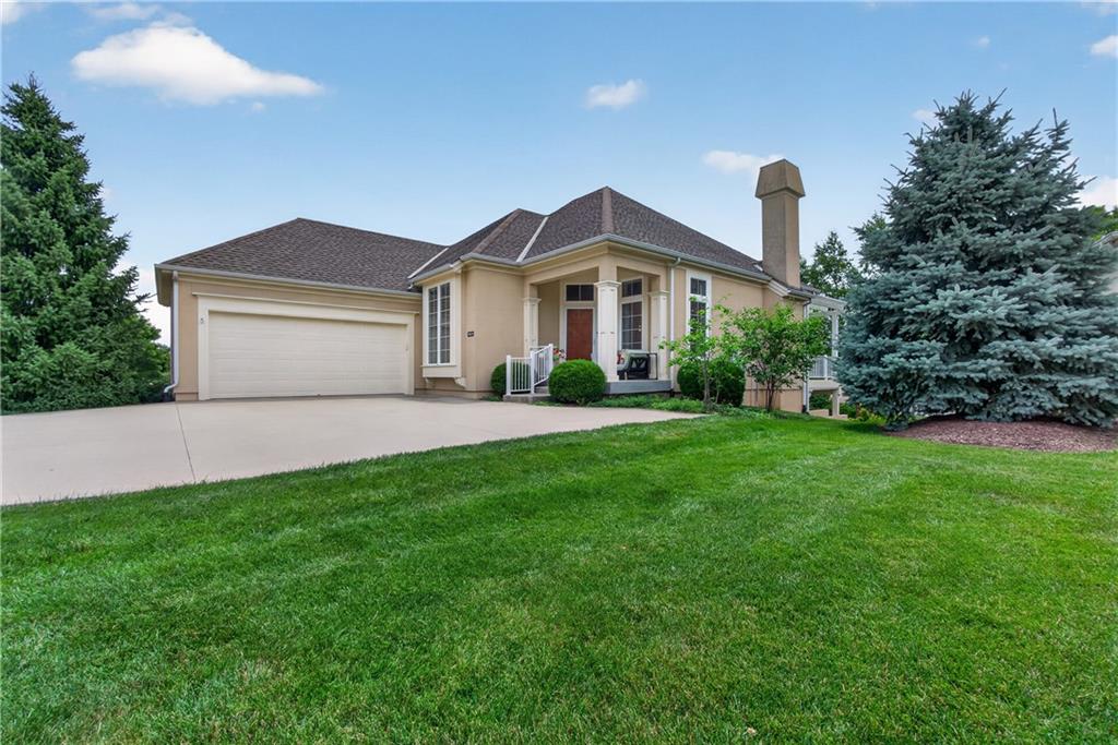 11644 S Carriage Rd, Olathe, KS 66062