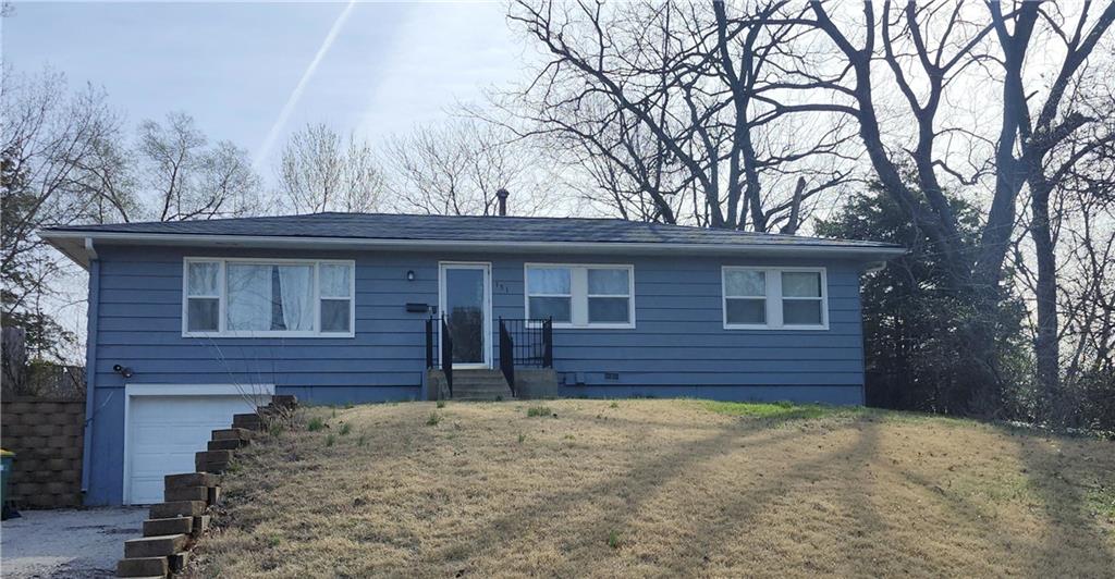 151 Cornell Ave, Bonner Springs, KS 66012
