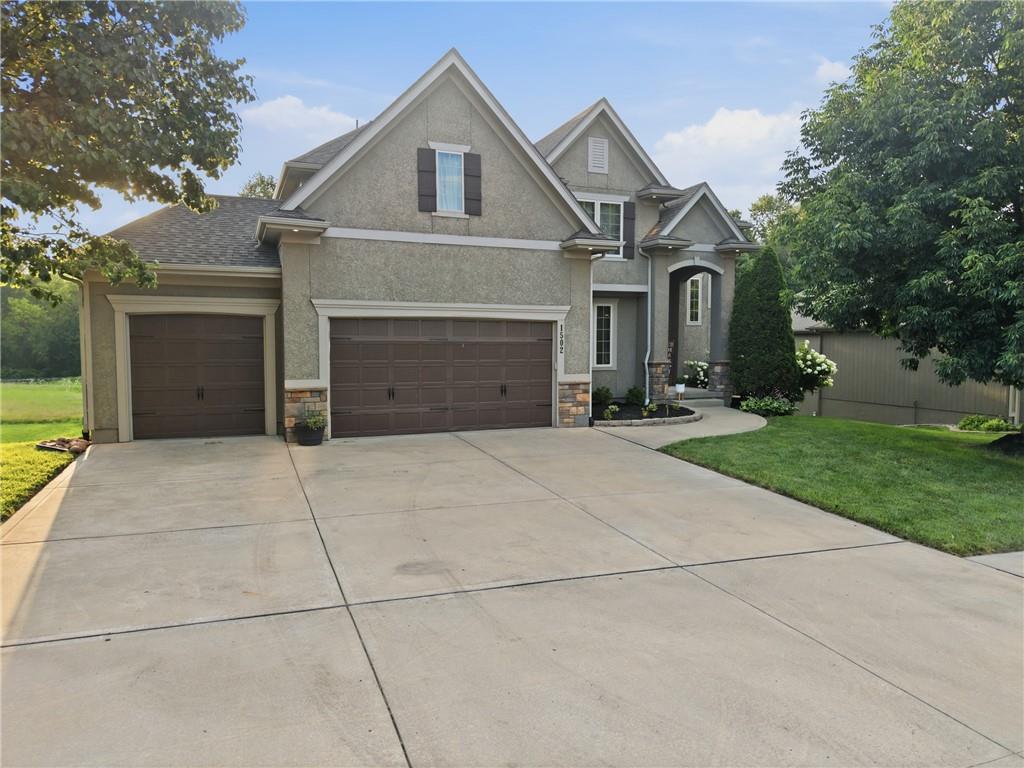 1502 Cross Creek Dr, Raymore, MO 64083