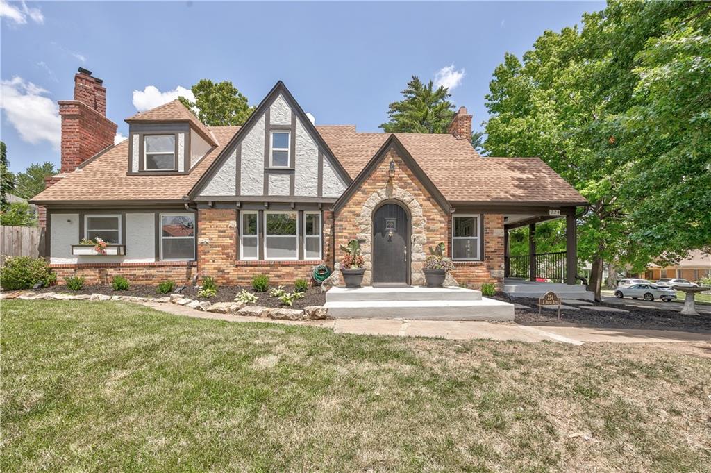 224 E Meyer Blvd, Kansas City, MO 64113