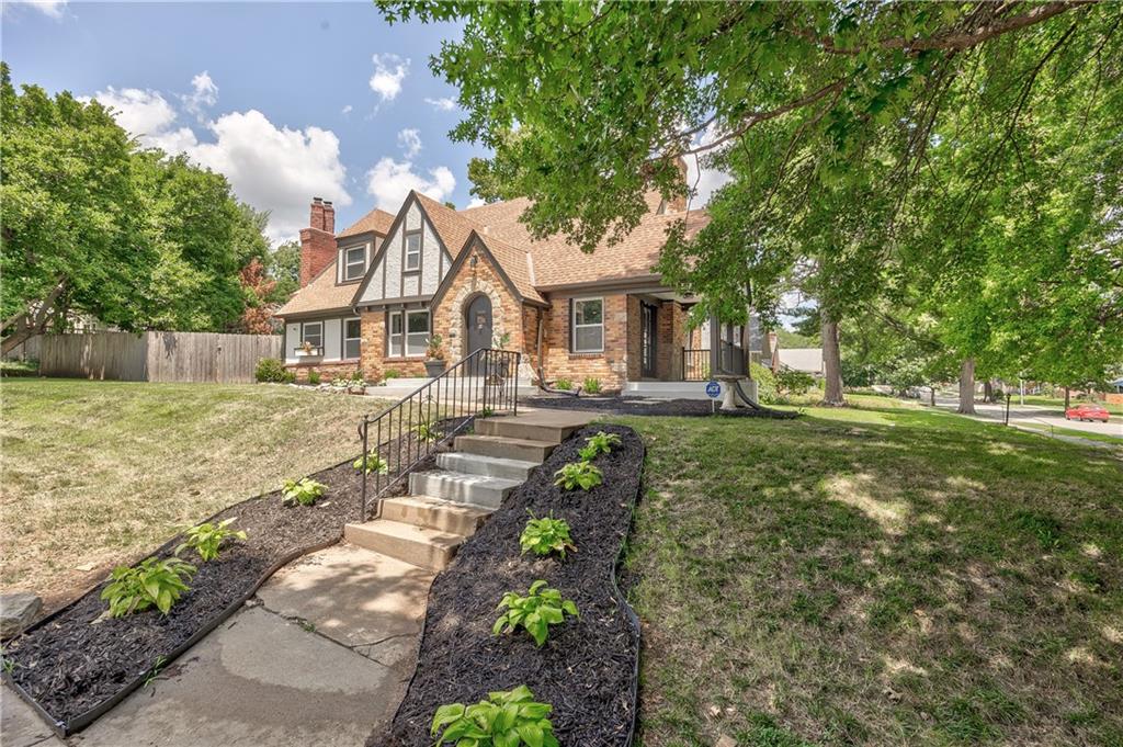 224 E Meyer Blvd, Kansas City, MO 64113