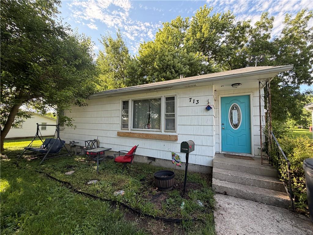 713 E 2nd St, Cameron, MO 64429