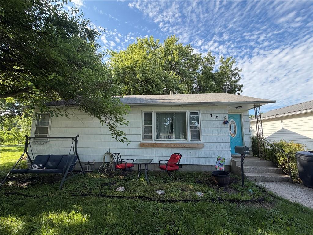 713 E 2nd St, Cameron, MO 64429