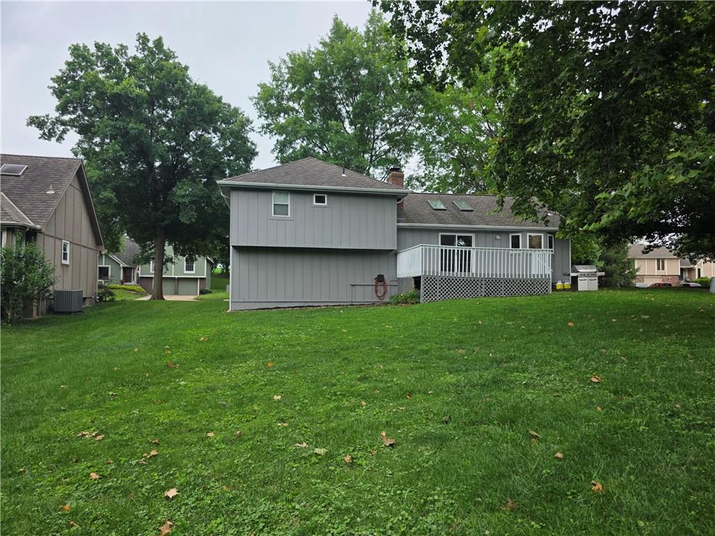 3710 Beechwood Dr, Lee's Summit, MO 64064
