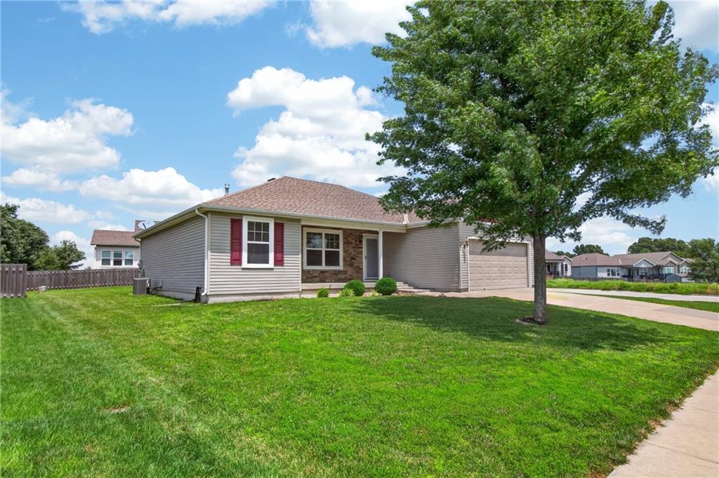 1200 SW Cornwall Rd, Lee's Summit, MO 64083