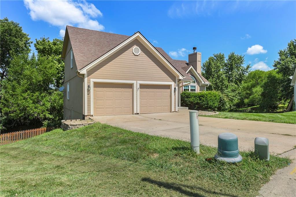 604 Hawthorne Pl, Liberty, MO 64068