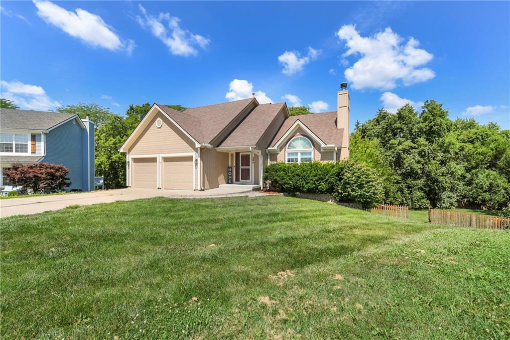604 Hawthorne Pl, Liberty, MO 64068