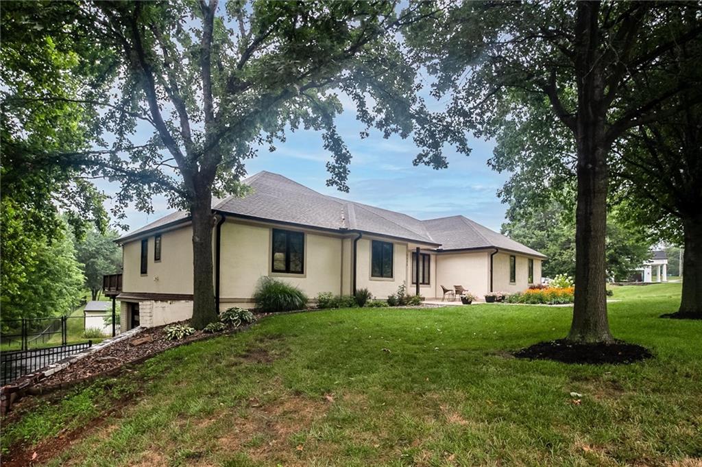 2212 E County Road H Hw, Liberty, MO 64068