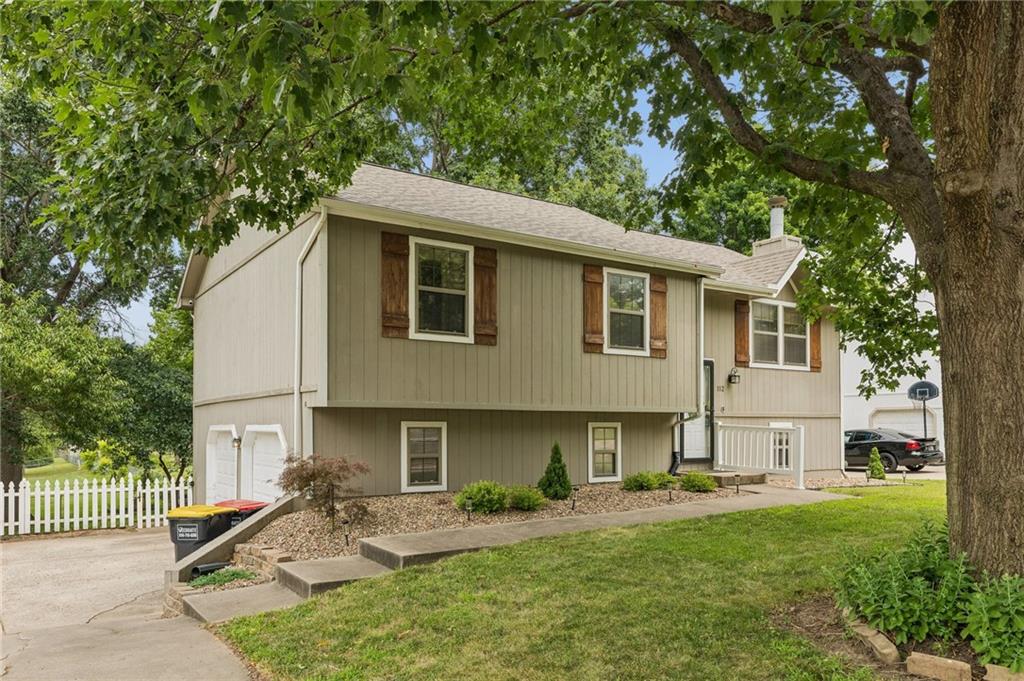 112 E Frank St, Kearney, MO 64060
