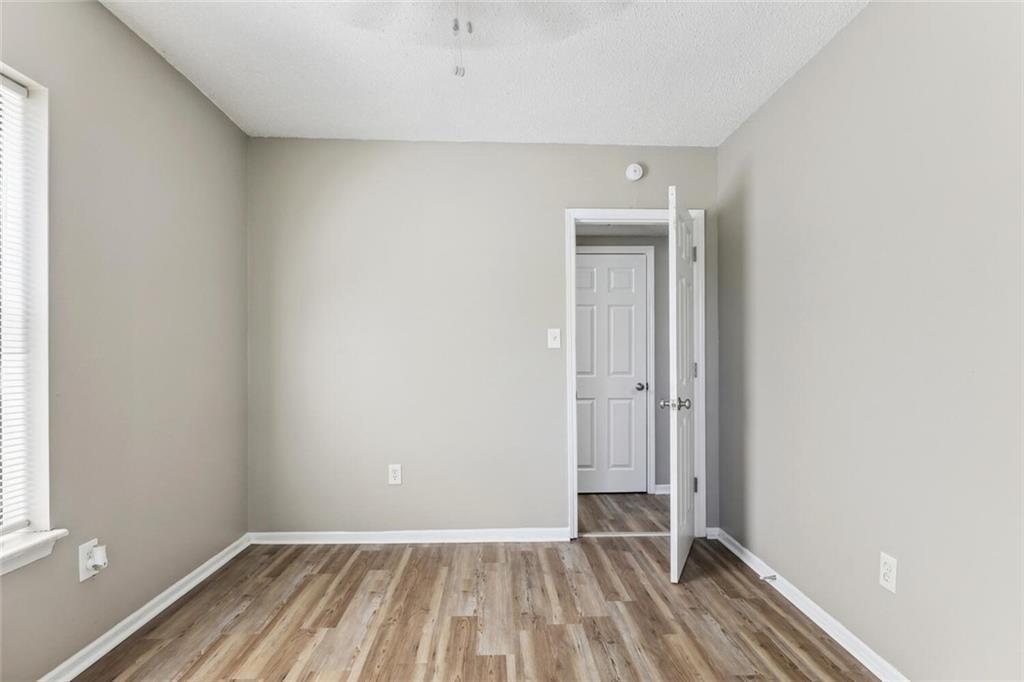 2408 E 29th St, Kansas City, MO 64109