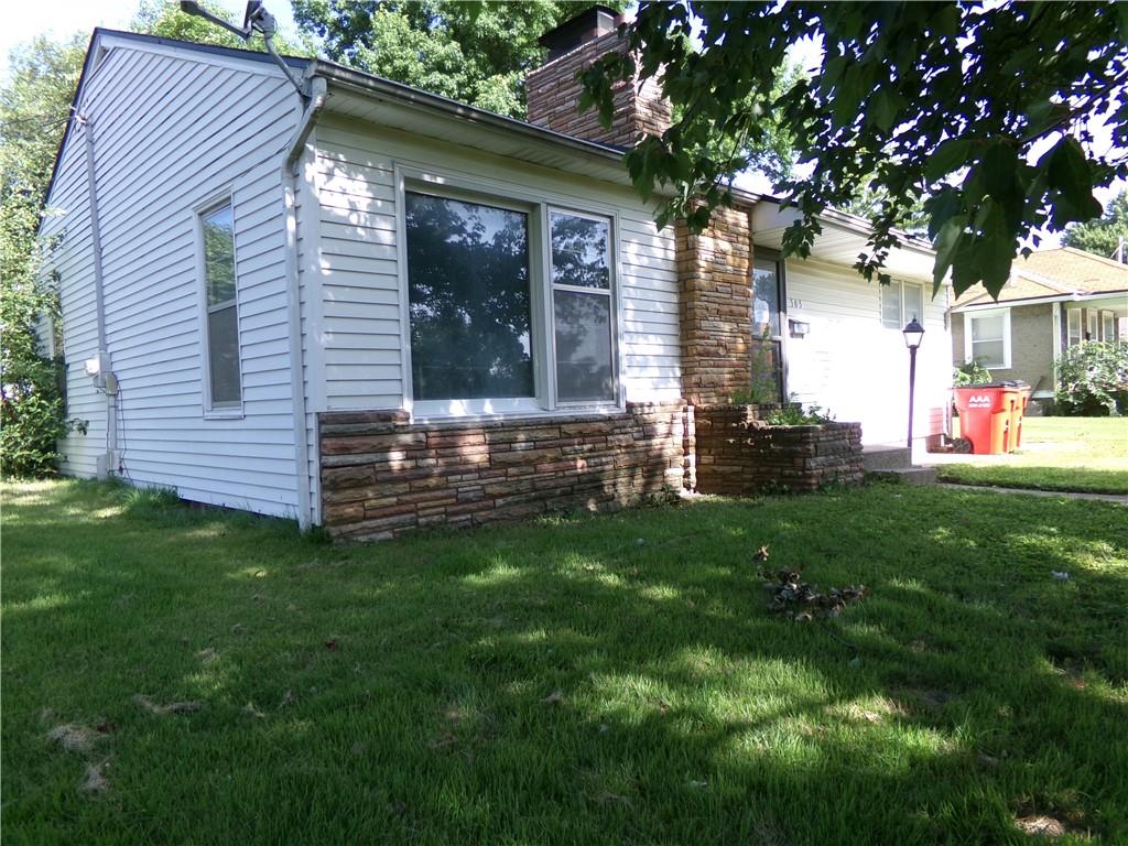 303 S 27th St, Lexington, MO 64067