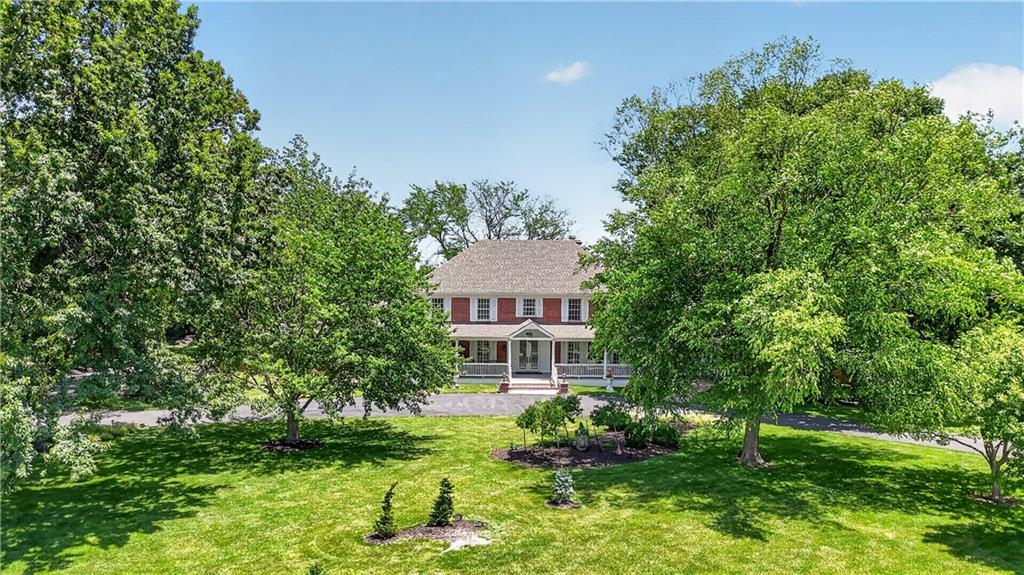 1815 Pine Ridge Rd, Leavenworth, KS 66048