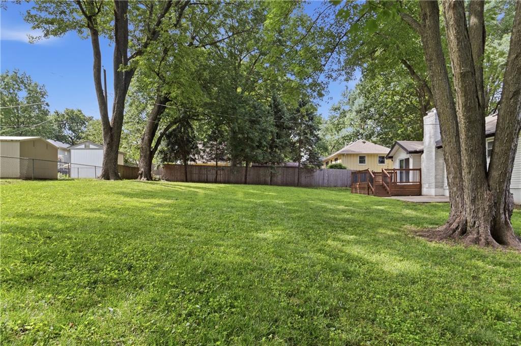 6015 Hauser Dr, Shawnee, KS 66216