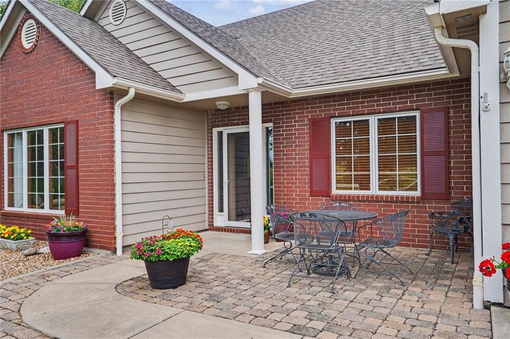 210 E High St, Baldwin City, KS 66006