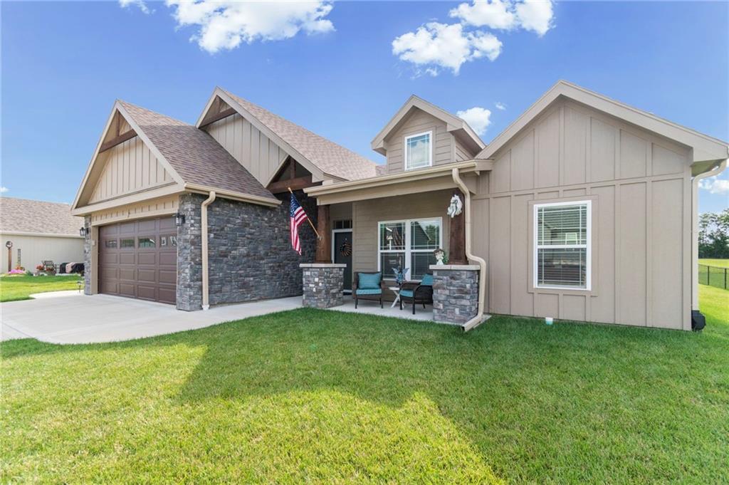307 Lykins Ln, Cameron, MO 64429