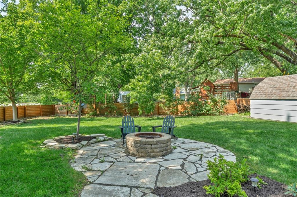 3428 Trail Rd, Lawrence, KS 66049