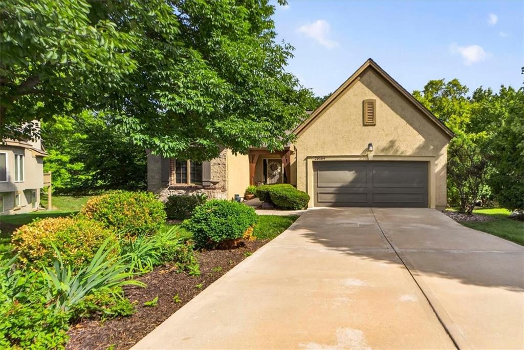 26164 W 109th St, Olathe, KS 66061