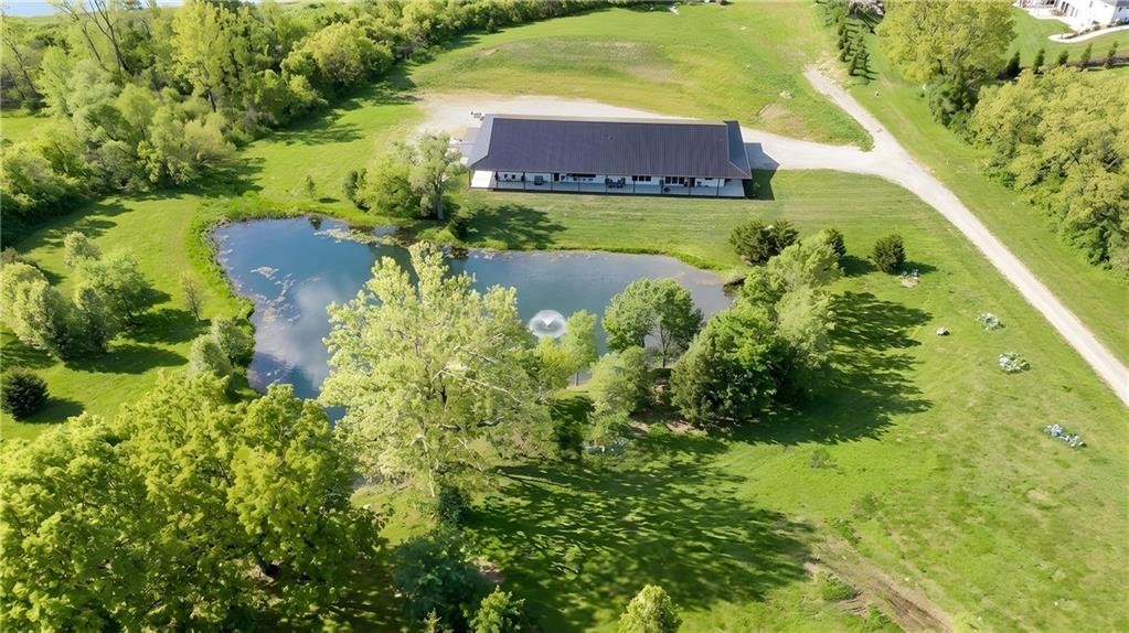12820 NW Crooked Rd, Parkville, MO 64152