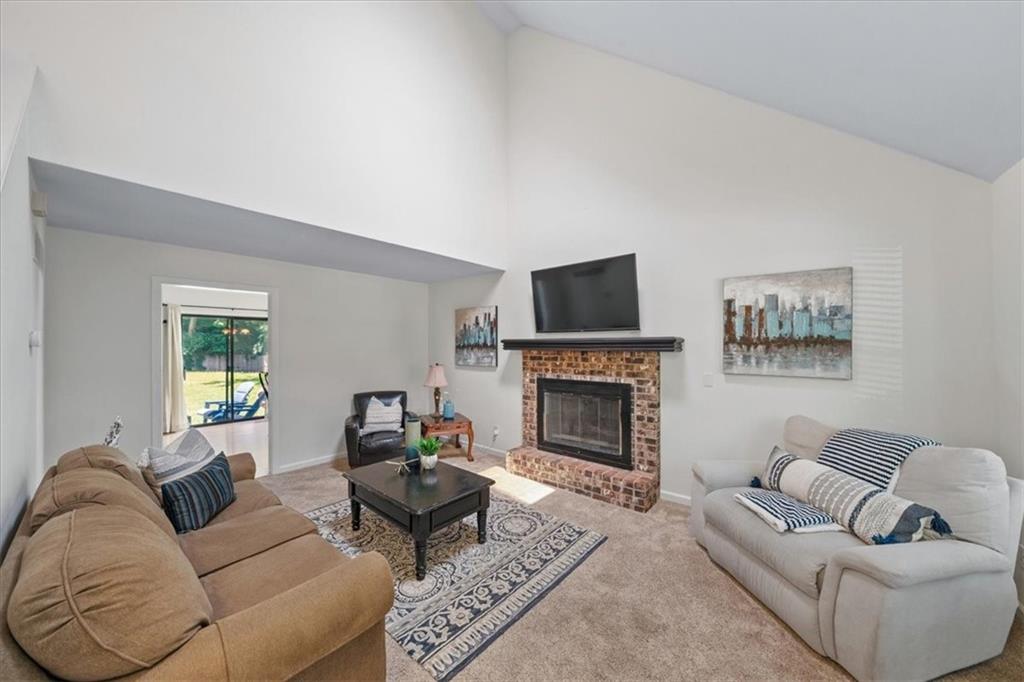 11808 Oakmont St, Overland Park, KS 66210