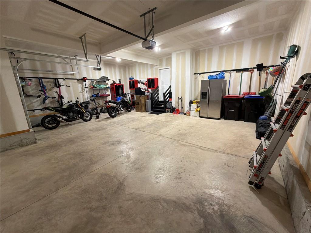 1242 Hillmann Ln, Warrensburg, MO 64093