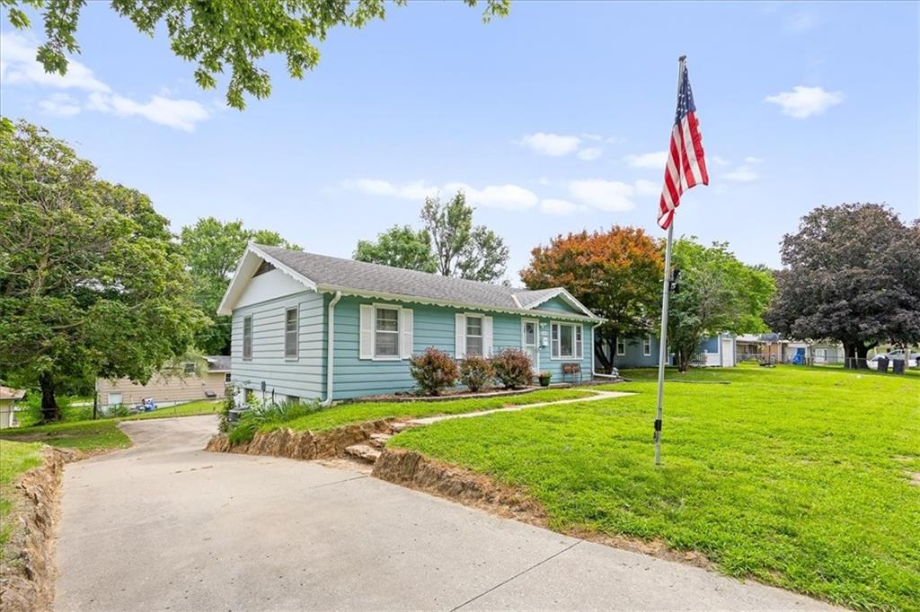 2408 Big Pine Ter, St Joseph, MO 64503