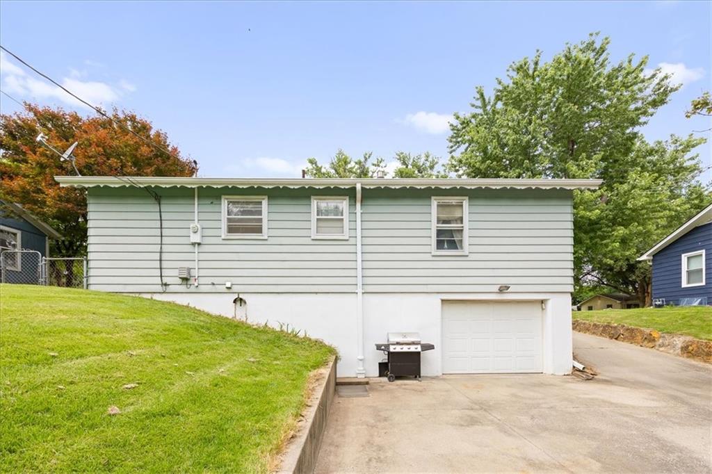 2408 Big Pine Ter, St Joseph, MO 64503