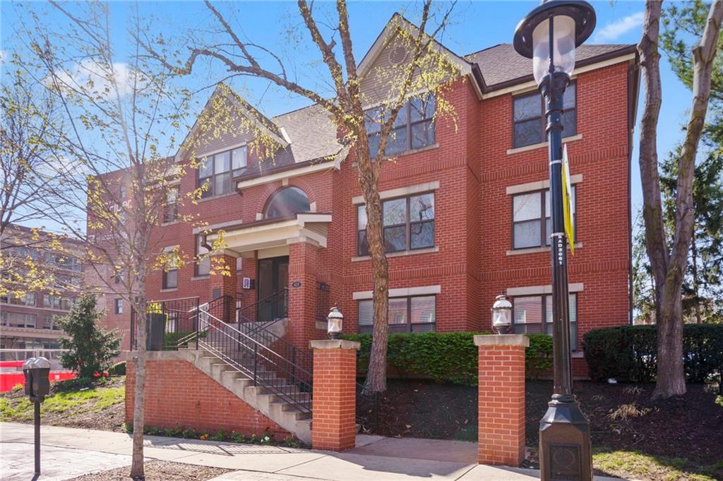 425 W 9th St #103, Kansas City, MO 64105