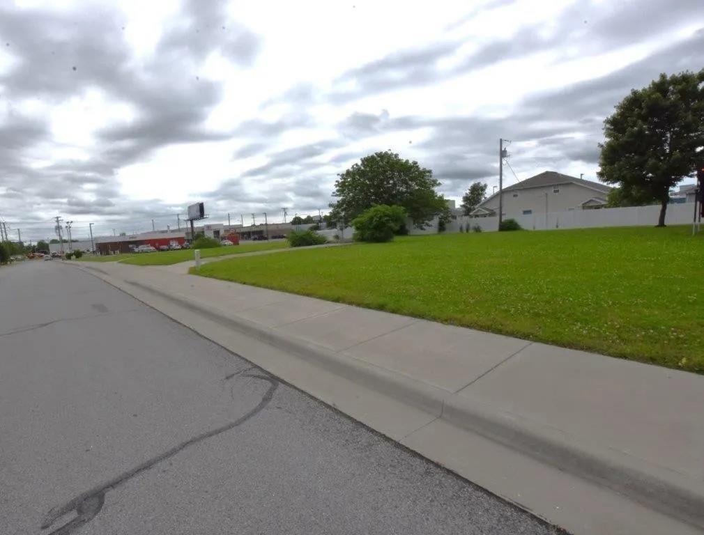 2908 E 22nd St, Joplin, MO 64804