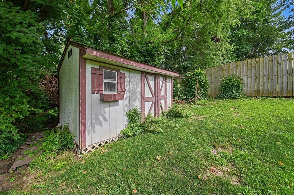4123 N Troost Ave, Kansas City, MO 64116