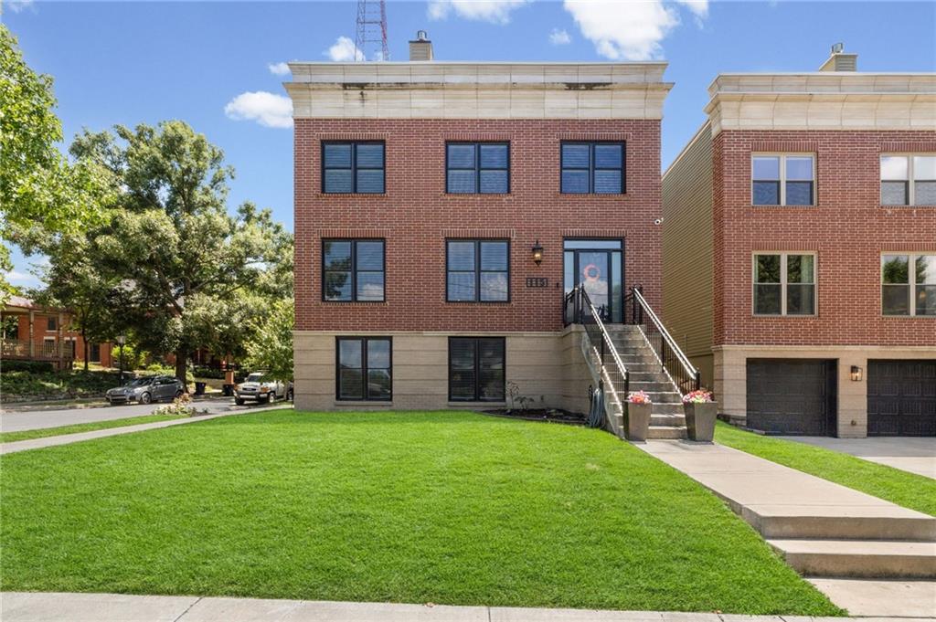 115 E 30th St, Kansas City, MO 64108