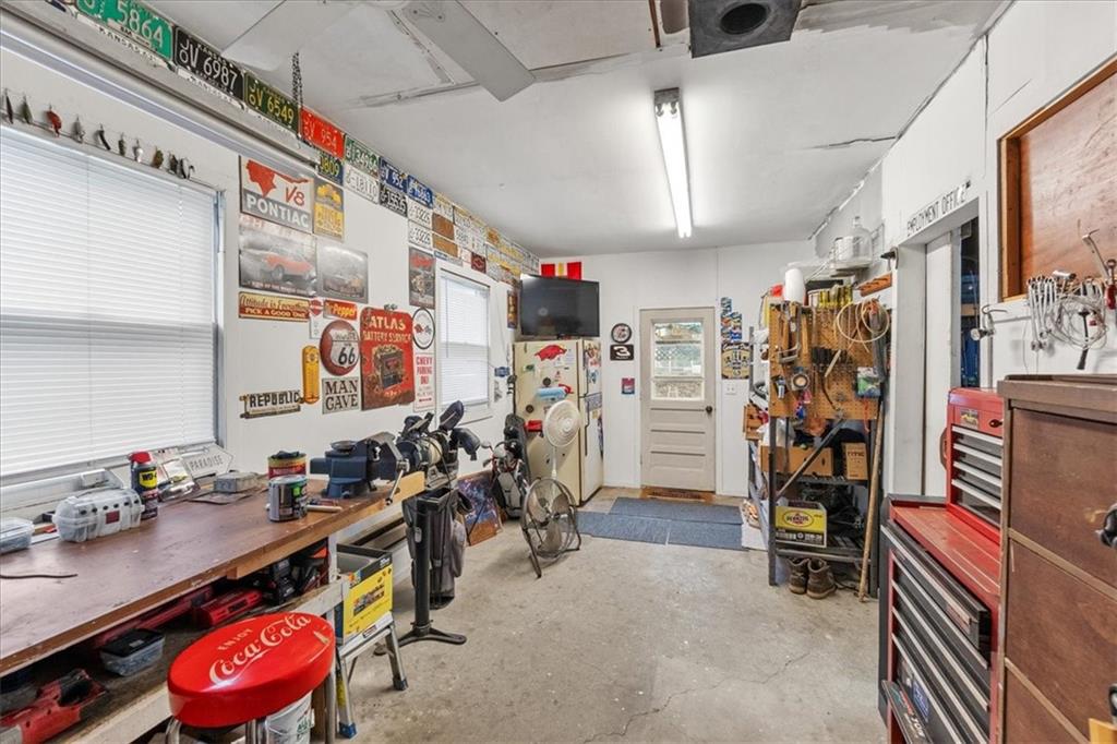 340 W 3rd St, Wellsville, KS 66092