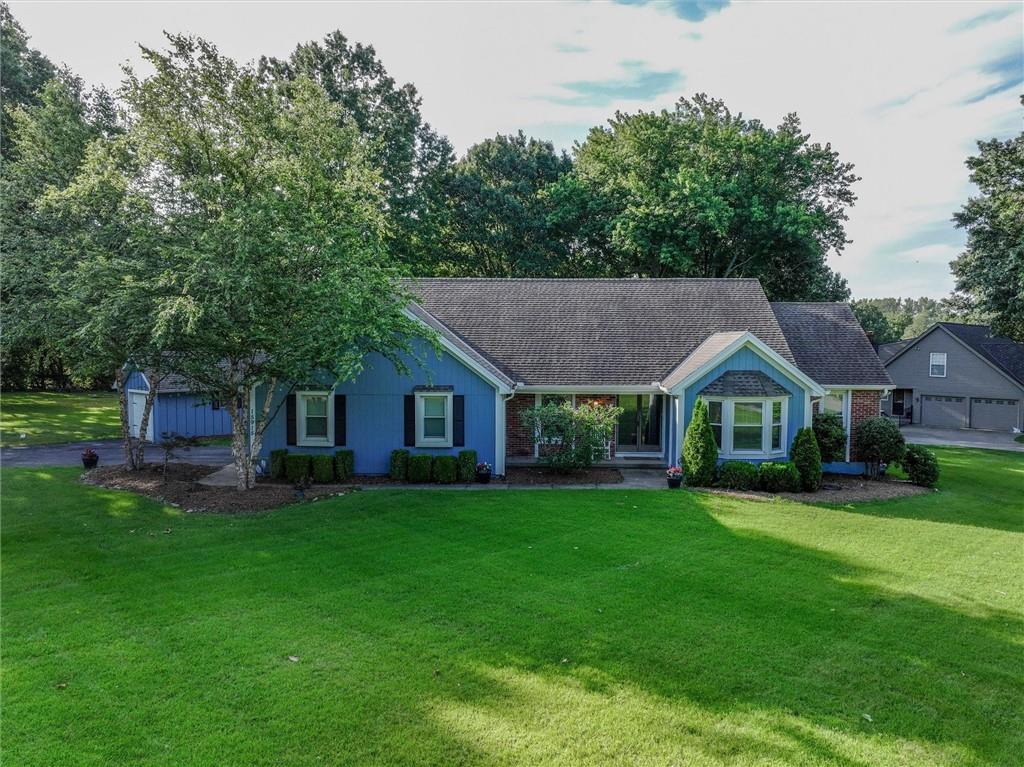 15915 Riggs Rd, Stilwell, KS 66085