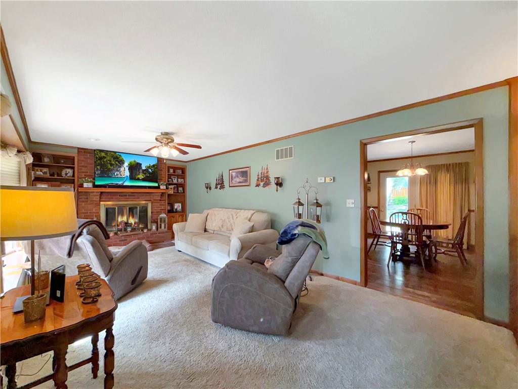 1114 Hilltop Dr, Carrollton, MO 64633