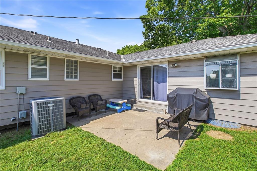 13204 Kemper Ct, Independence, MO 64050