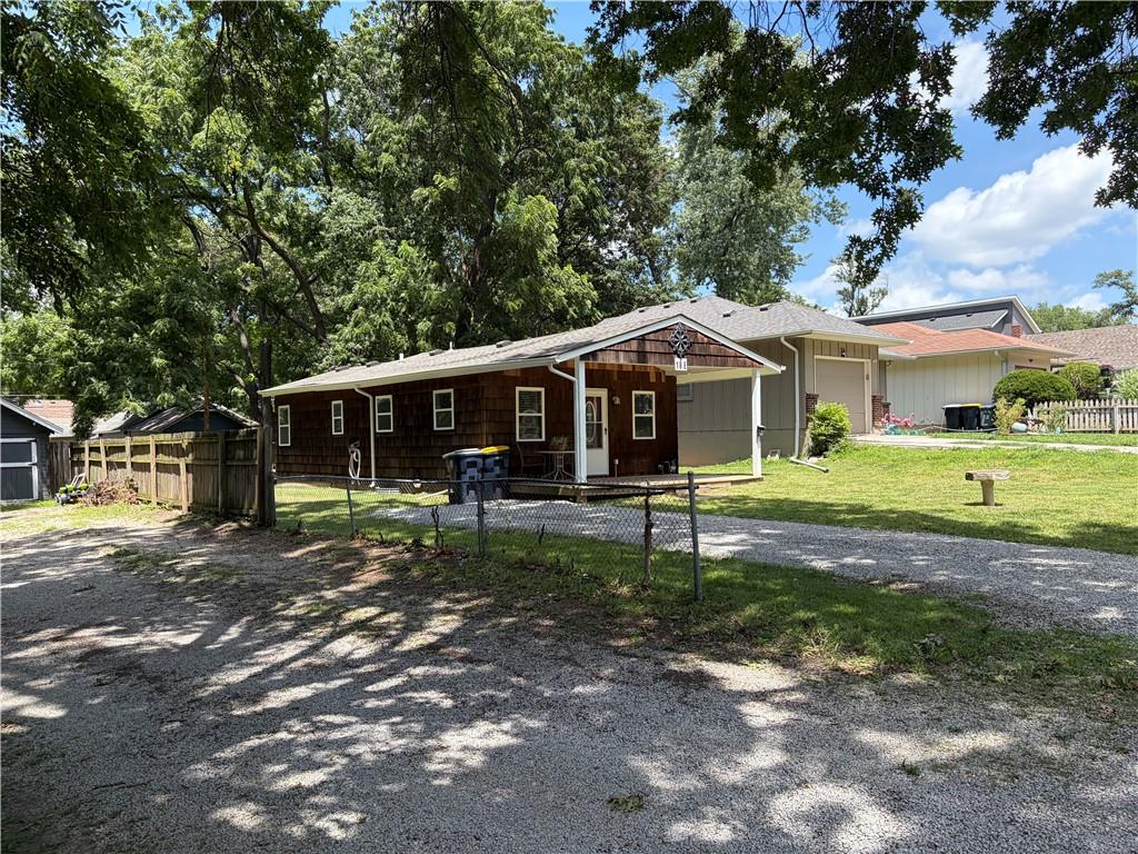 18 E 81st St, Kansas City, MO 64114