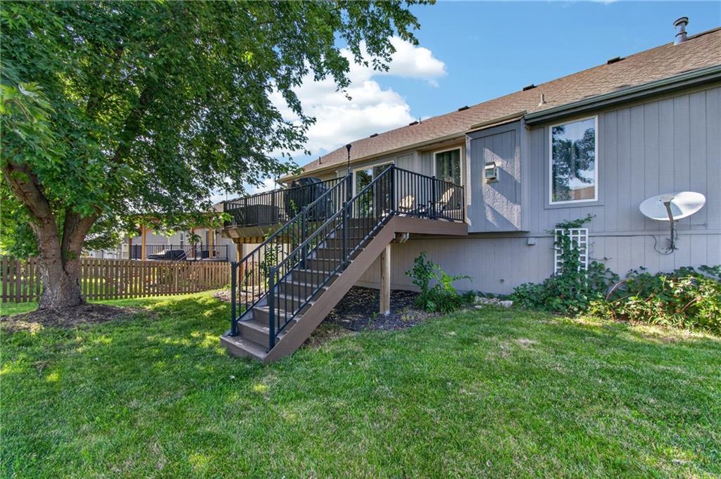 900 Coachman Dr, Pleasant Hill, MO 64080