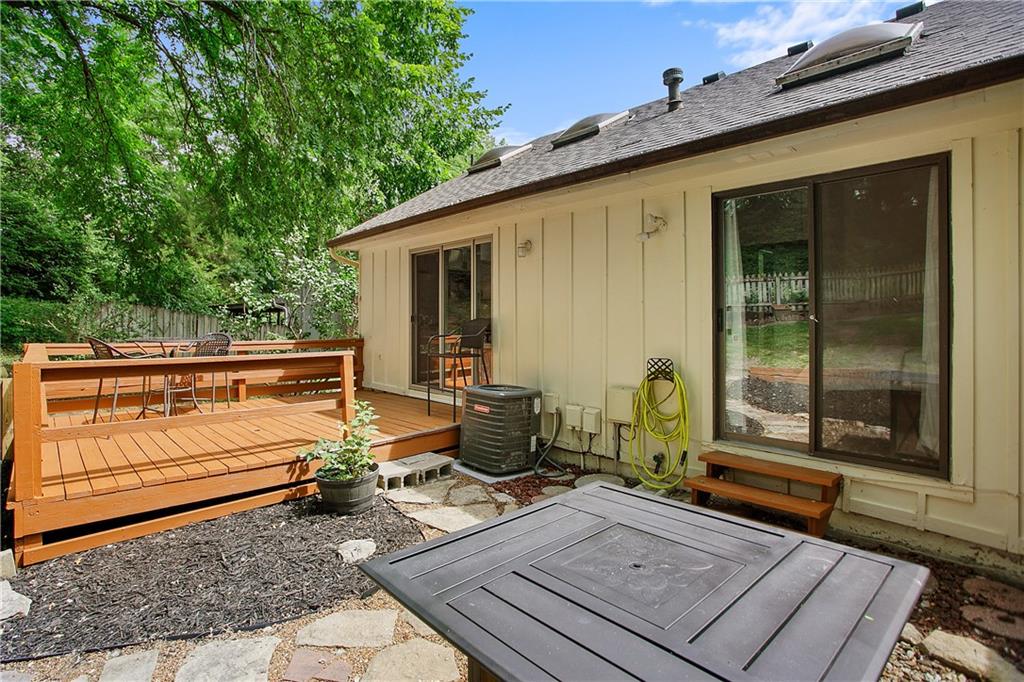 6337 W 50th St, Mission, KS 66202