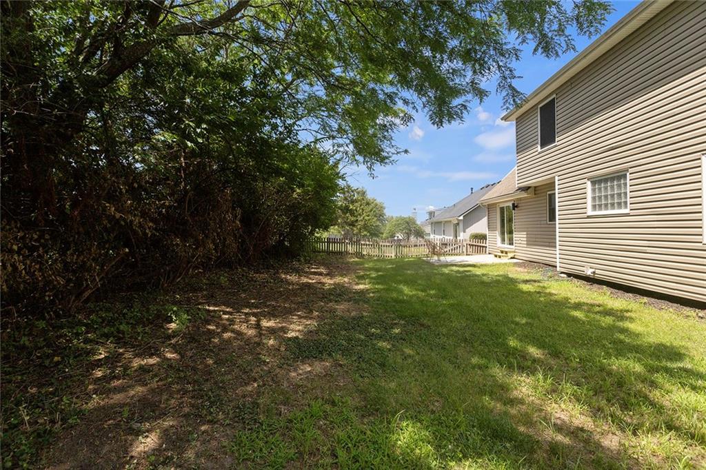 1400 SW Pacific Dr, Lee's Summit, MO 64081