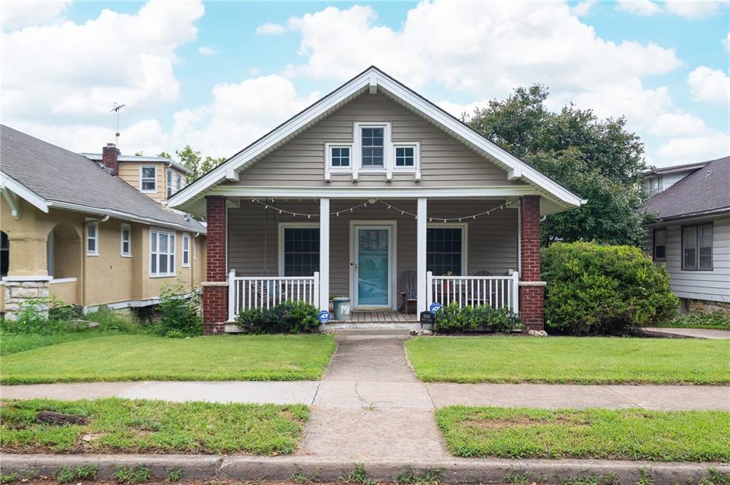 4405 Terrace St, Kansas City, MO 64111