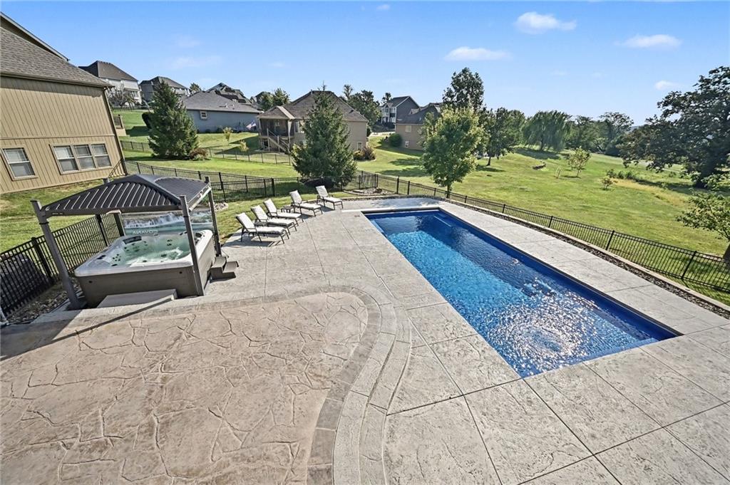 17595 N Alder Ct, Platte City, MO 64079
