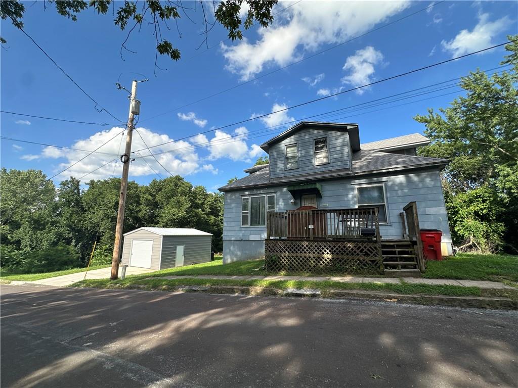 135 N 11th St, Lexington, MO 64067