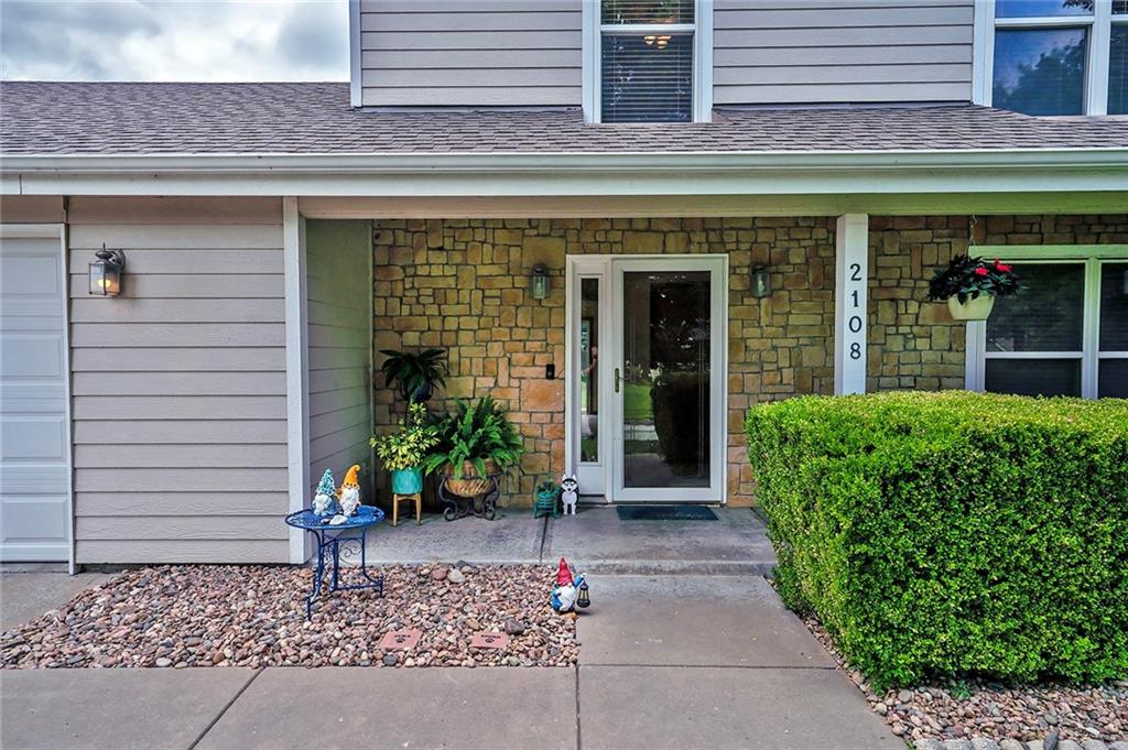 2108 E 26th St, Lawrence, KS 66046