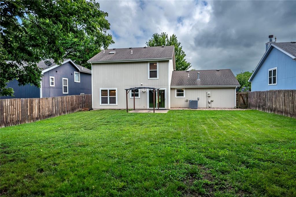 2108 E 26th St, Lawrence, KS 66046