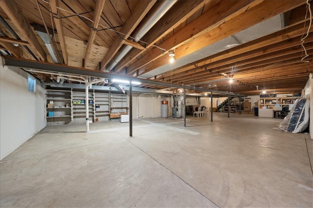4411 W 97th St, Overland Park, KS 66207