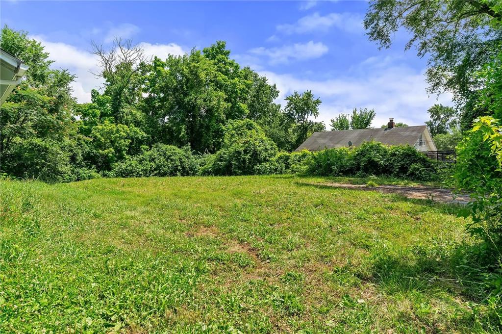 432 Blue Ridge Blvd, Kansas City, MO 64125