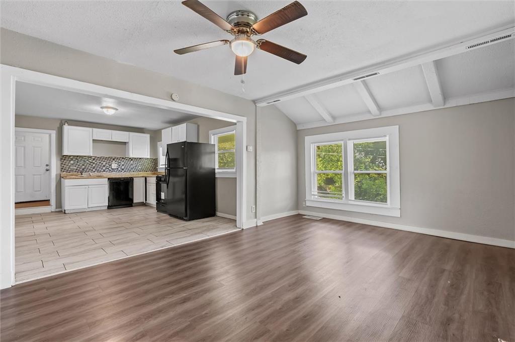 432 Blue Ridge Blvd, Kansas City, MO 64125