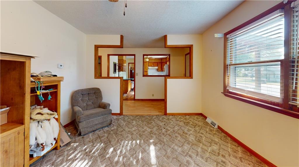 1705 N Main St, Nevada, MO 64772